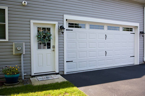 24/7 Emergency Garage Door Panel Replacement experts in Mission Canyon, CA